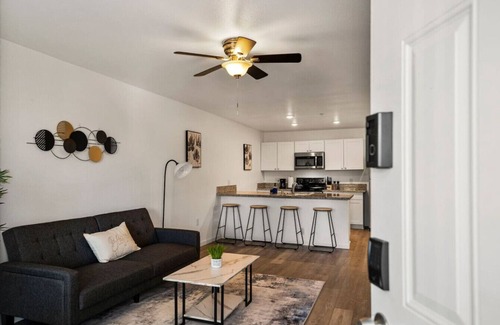Reno/Tahoe Airport Apartment | Central Stay | Walk to Midtown & Riverwalk
