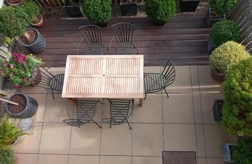 Stratford-upon-Avon House | Central Stratford, 3 bedrooms, sleeps 6, easy walk to town, Parking, Self Catering, Great View