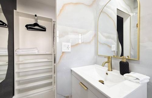 Miami Gardens Apartment | Central Studio Quiet & Close To Hard Rock