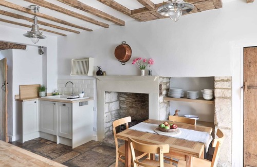 Tetbury House | Central Tetbury | Cotswold Cottage | 6 + Ensuites