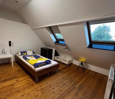 Favoriten Villa | Central-Vintage Villa with free Parking and 5min walk to Metro