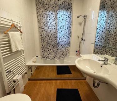 Favoriten Villa | Central-Vintage Villa with free Parking and 5min walk to Metro