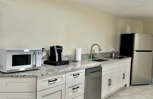 Coquina Key Apartment | Central WATERFRONT Studio with FREE KAYAKS