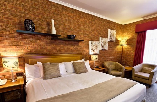 Yarrawonga Hotel | Central Yarrawonga Motor Inn