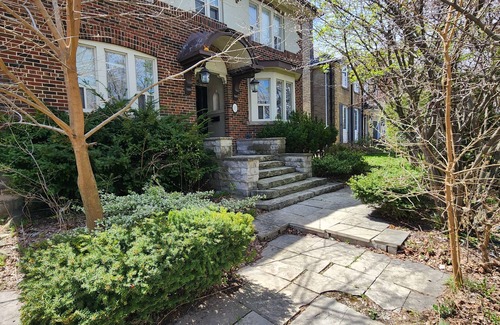 Lawrence Park House | Central Yet Serene