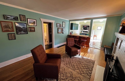 Central District House | Centrally located 3 bedroom 2 bathroom craftsman home.