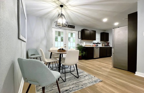 Hewitt House | Centrally located - 3BR/2Ba House - Close to Downtown Waco-