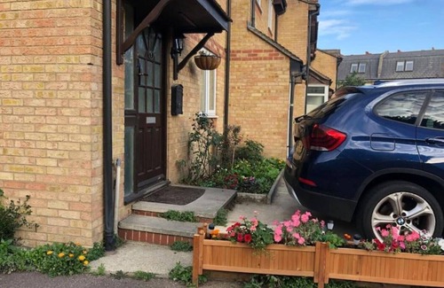 East Walworth House | Centrally located 4 bedroom house with garden free parking in Zone 1 London