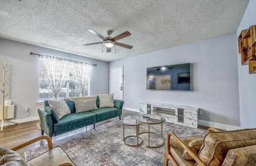 Irving Apartment | Centrally Located DFW Retreat