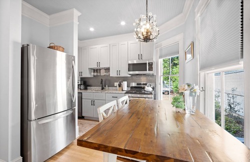 Uptown House | Centrally located - Downtown Beaufort
