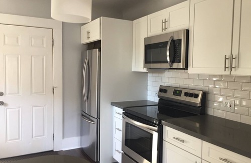 Southeastern Sacramento House | Centrally-located modern Sacramento bungalow