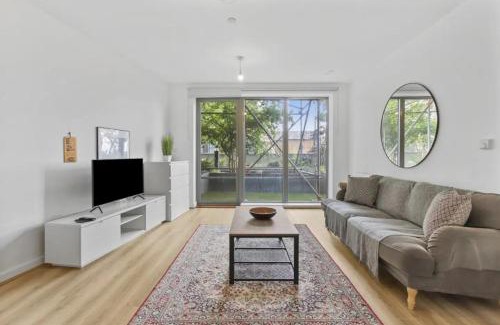 Wembley Central Apartment | Centrally Located - Modern - 2Bed - 2Bath Apartment