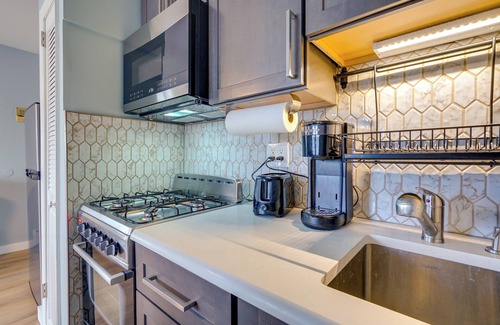 North End Apartment | Centrally Located Ocean City Apt < 1 Mi to Beaches