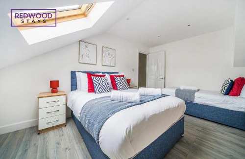 Rushmoor District Apartment | Centrally Located Serviced Apartments in Aldershot Town Centre, Free WiFi By Redwood Stays
