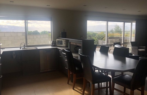 Alexandra Cabin | Centrally located to all Central Otago Attractions