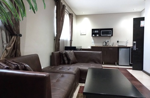 Greater Johannesburg Metropolitan Area Hotel | Centrally located in the heart of a rich historical suburb.
