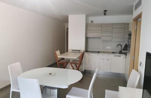 Juan-les-Pins Apartment | Centre Juan Les Pins 2P White Pearl garage