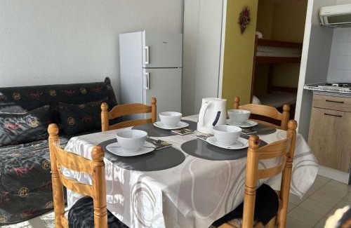 Le Grau-Du-Roi Apartment | Centre-ville, proche plage - Appt 2P cabine, 4 pers avec parking privé, Le Grau-du-Roi - FR-1-250-114