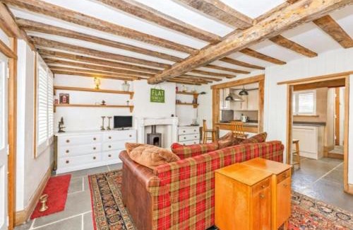 Huntingdon House | Ceres Cottage Huntingdon