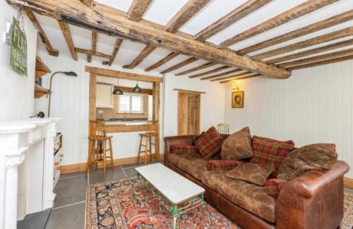 Huntingdon House | Ceres Cottage Huntingdon