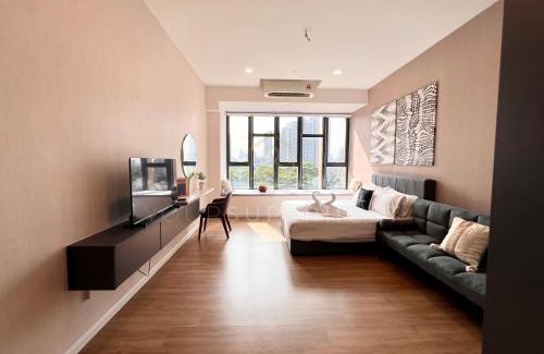Golden Triangle Apartment | Ceylonz Suites nr Pavilion & KLCC by YourSuperhost