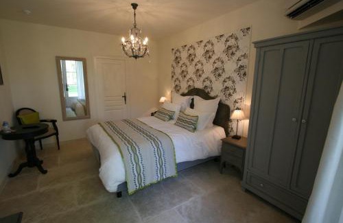 Charols Hotel | Château Les Oliviers de Salettes