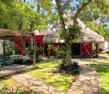 Alfredo V. Bonfil House | Ch'ejum bungalow