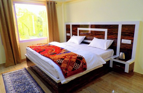 Shimla Other | Chail's Best-Kept Secret: Hideaway Homestay - A Comfortable and Secluded Retreat