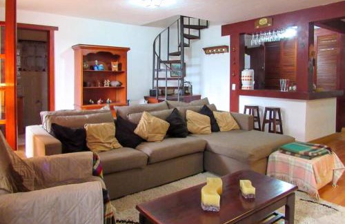 Vila Everest Ski Chalet | Chalé com lareira e Wi-Fi em Campos do Jordão - SP