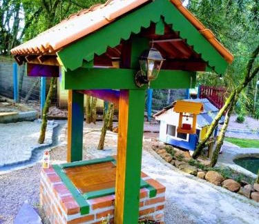 Gramado Villa | chalé do Riacho! contato com a natureza, animais e muito verde!