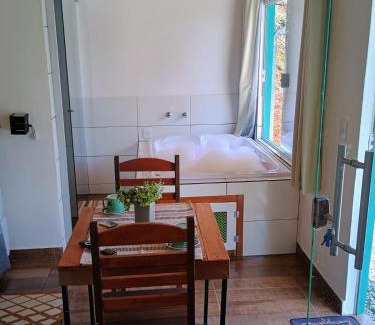 Costas Ski Chalet | Chalé Som do Riacho e Chalé Riacho Sereno, com Hidromassagem e Lareira á 20 minutos de Gonçalves-MG