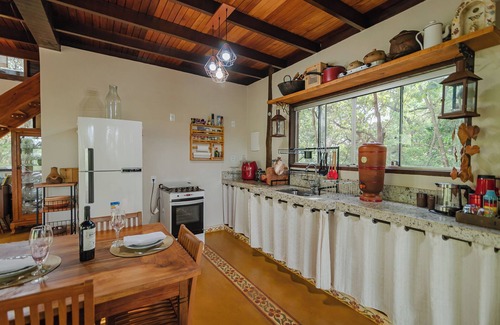 Brumadinho Ski Chalet | Chalé Verde Prána: Conforto e Aconchego na Natureza
