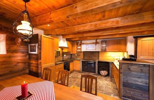 Sankt Martin am Tennengebirge Ski Chalet | Chalet in St. Martin with Sauna & Hot Tub