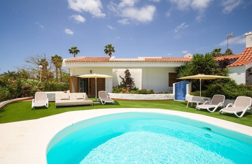Campo Internacional Maspalomas Ski Chalet | Chalet in Maspalomas with Heated Pool