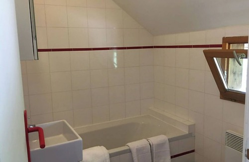 Saint-Christophe-la-Grotte Ski Chalet | Chalet Marmotte