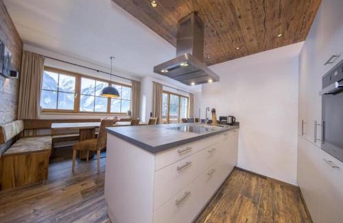 Schonbach Ski Chalet | Chalet Stay near Krimml Waterfalls