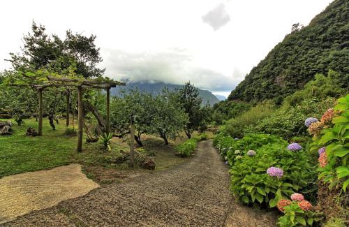 Sao Vicente Ski Chalet | Chale Jardim De Cima