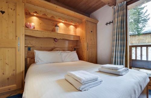 La Rosiere Ski Chalet | Chalet à La Rosière - 14 pers, 195m², jacuzzi, hammam, ski room, balcon et terrasse orientés Sud - FR-1-690-25