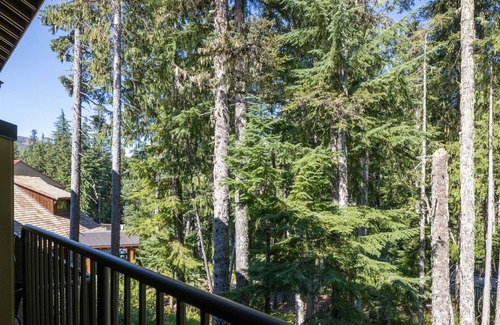 Government Camp Ski Chalet | Chalet 15 at the Official Collins Lake Resort