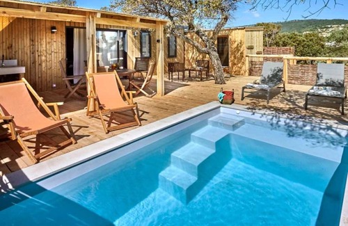 Les Issambres Ski Chalet | Chalet 4 étoiles - efaaah