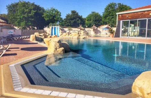 Saint-Georges-d'Oleron Ski Chalet | Chalet 5 étoiles - Piscine - efahed