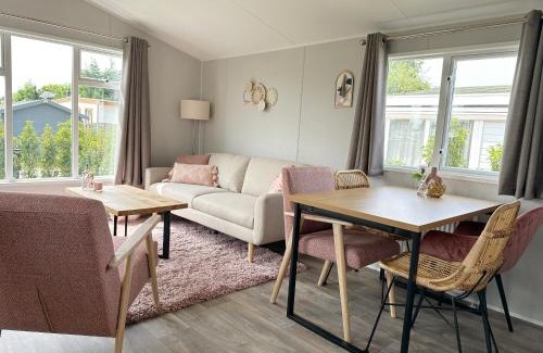 Sint Maarten Ski Chalet | Chalet 572 op Recreatiepark De Wielen