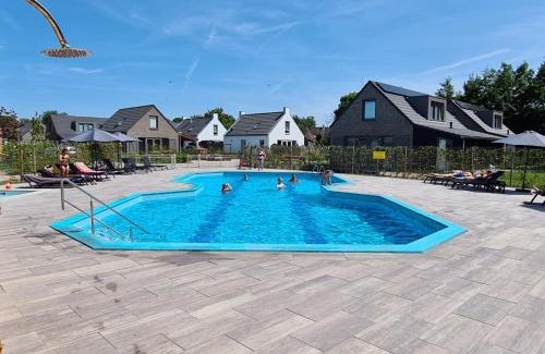 Sint Maarten Ski Chalet | Chalet 572 op Recreatiepark De Wielen