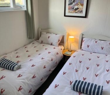 Cromer Apartment | Chalet 77, Kings Chalet park,Cromer,North Norfolk.