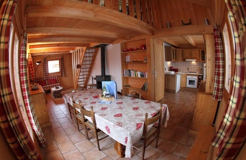Crest-Voland Ski Chalet | Chalet 8/12 pers. Quiet, heated POOL, GAMES for children, near the village