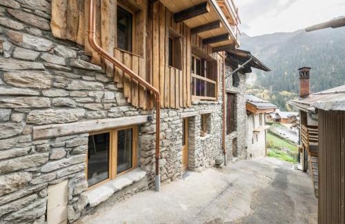 Champagny-en-Vanoise Ski Chalet | CHALET ALOUETTE Authentique et confortable Proche commerces et Pistes