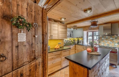 Les Brevieres Ski Chalet | Chalet at the Foot of the Tignes-Val d'Isère Ski Lifts, Brévières