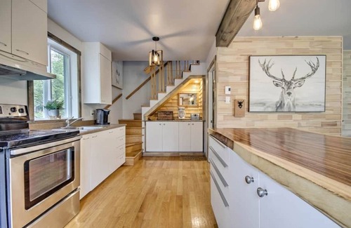 Saint-Jean-de-Matha Ski Chalet | Chalet Blanc/Waterfront (kayak, paddle board) spa activities