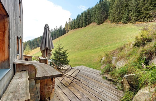 Valle di Casies Apartment | Chalet 'Blasla Olben 3-4P 2' with Mountain View, Shared Terrace and Wi-Fi