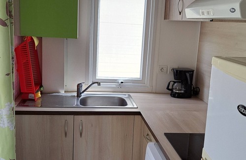 Burinhosa Ski Chalet | Chalet 'Bungalow T3 I V- 15 Min From Nazaré' with Shared Pool, Private Terrace and Air Conditioning